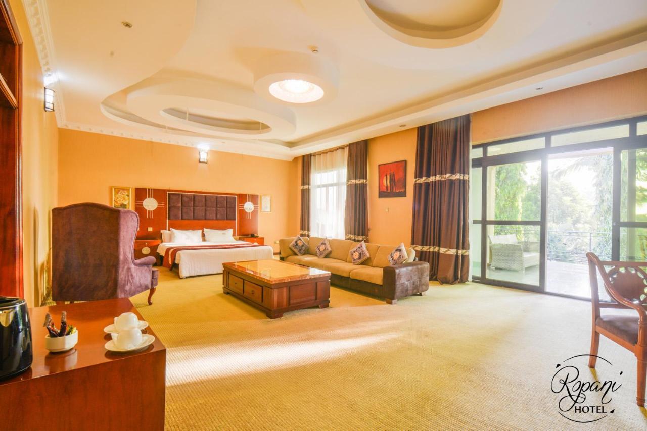 Ropani Hotel Kitende Exteriör bild